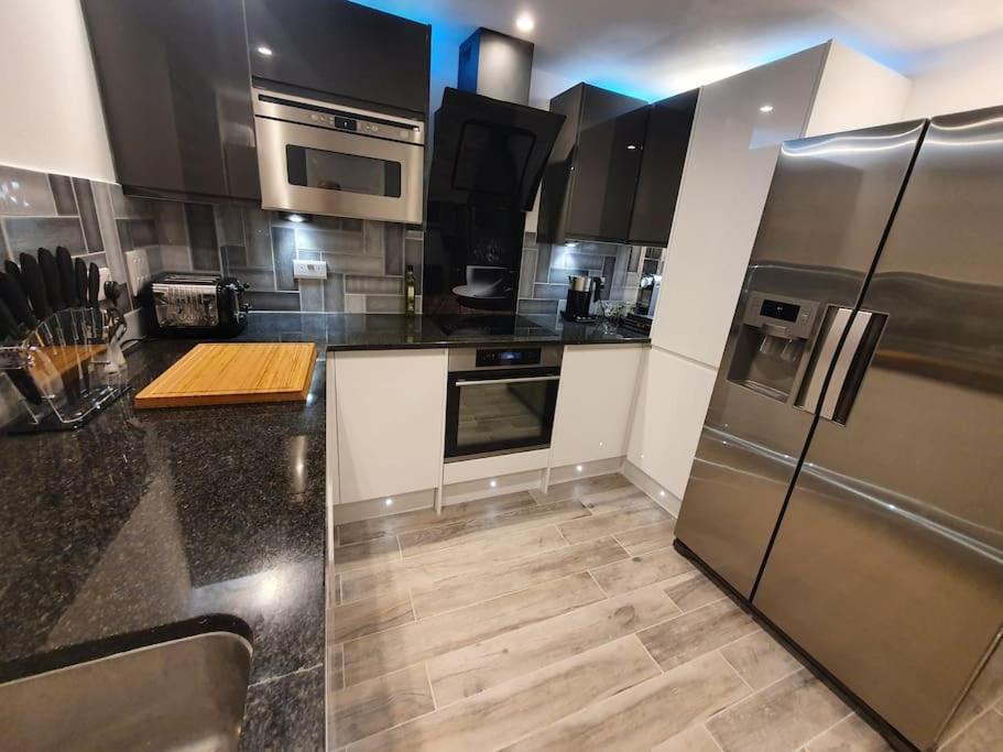 Luton Town Centre Executive Apartment Esterno foto